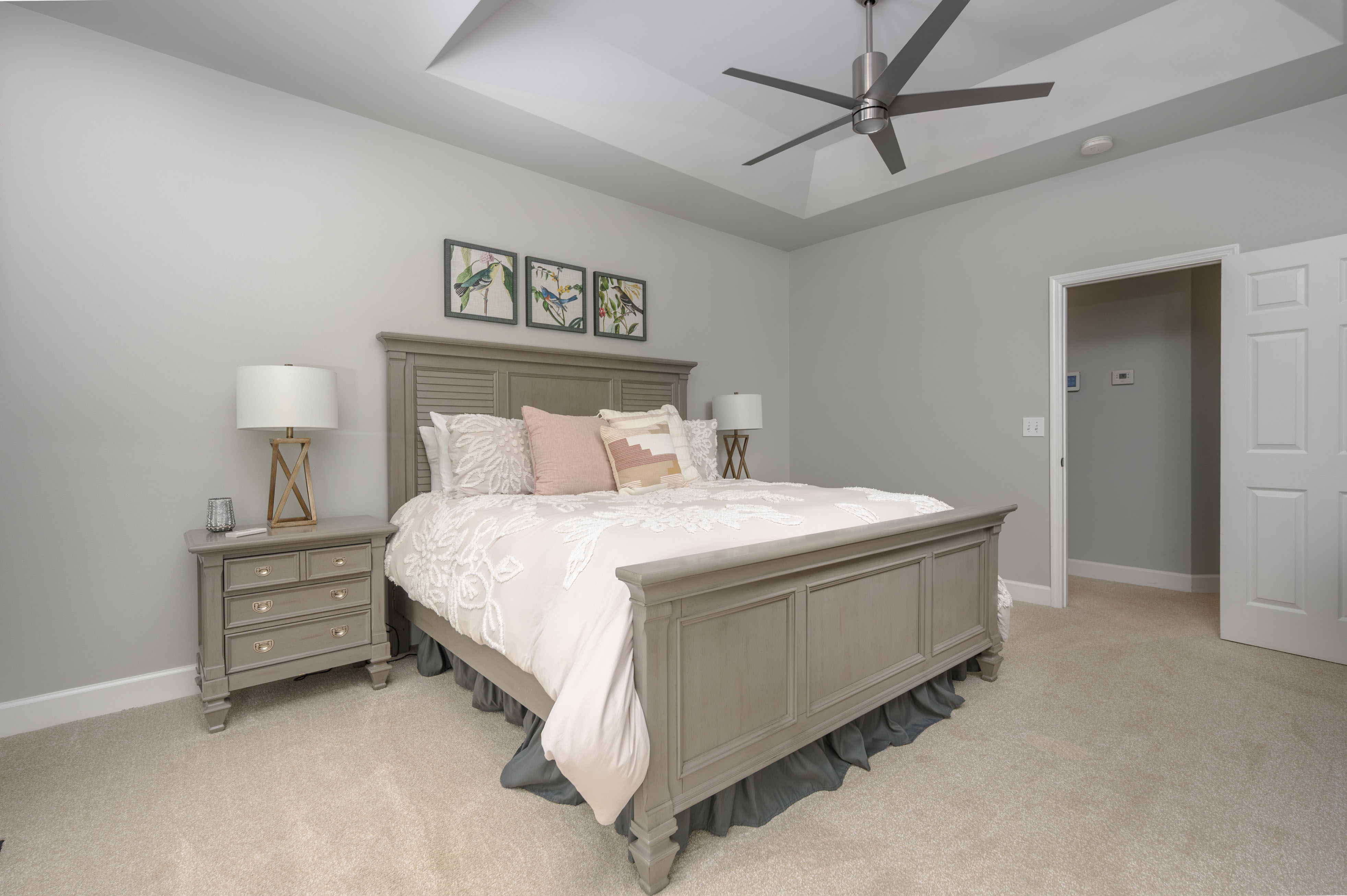 124 Oakton North image 11